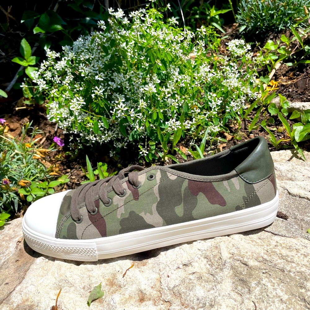 Water-Repellent, Canvas, Camo, Tennis Sneakers, size 11 - Picture 4 of 5